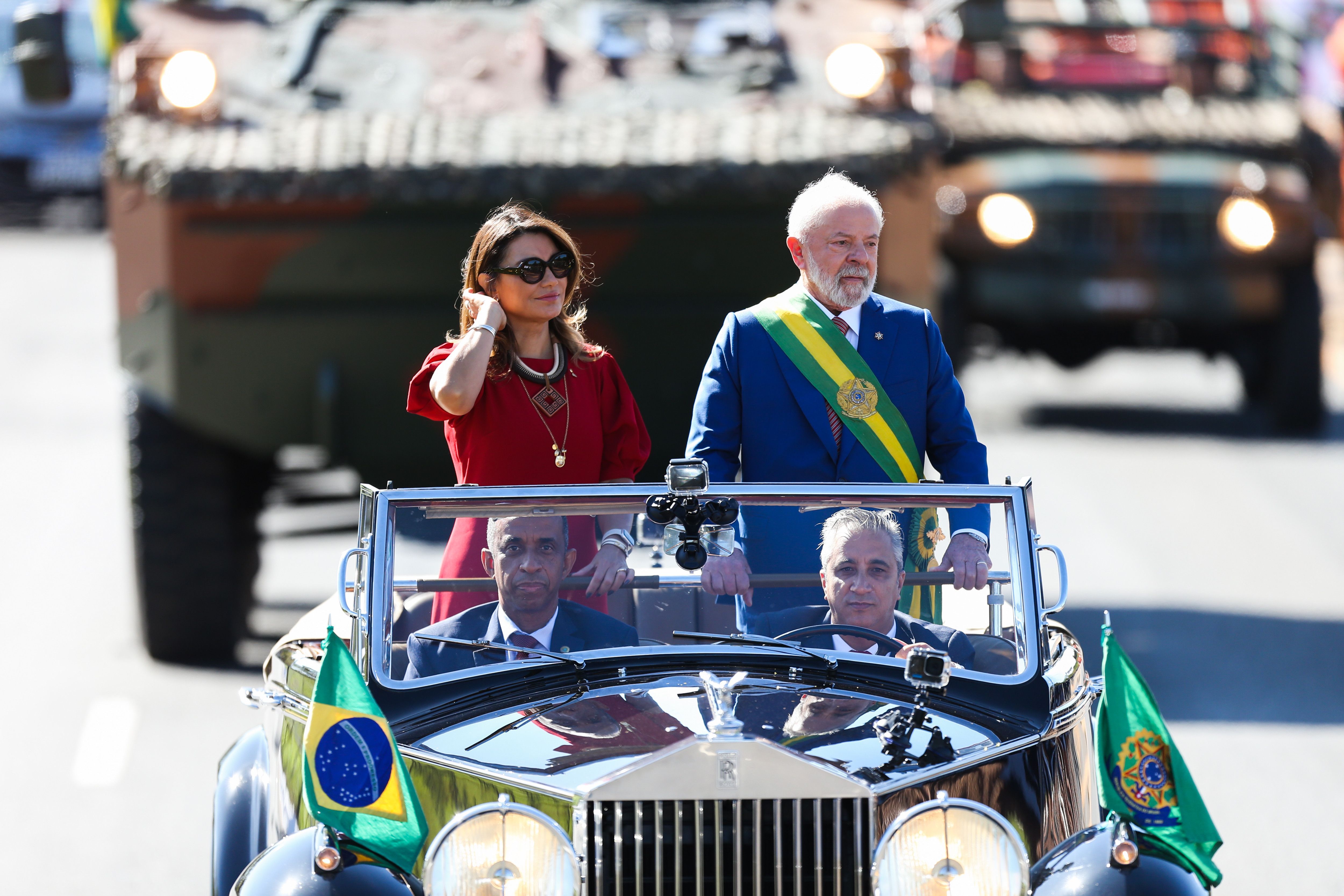 Lula acompanha desfile de 7 setembro