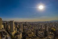 São Paulo registra cinco mortes e aumento de 102% nos atendimentos por efeitos do calor em 2023