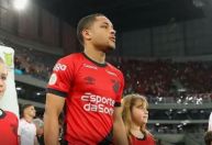 Athletico-PR: lesão ligamentar de Vitor Roque não requer cirurgia