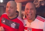 Adriano Imperador perde aposta e entrega taça da Copa do Brasil a Aloísio Chulapa