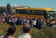 Cristiano Ronaldo causa furor no Irã e ônibus do Al-Nassr é cercado; veja o vídeo