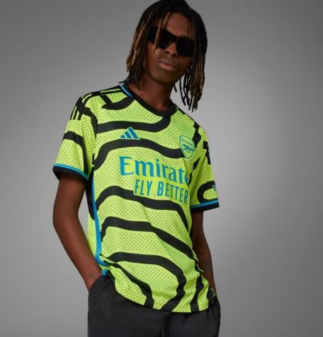 Linhas da camisa são inspiradas no mapa de Islington, bairro onde se encontra o estádio do Arsenal / Divulgação/Adidas