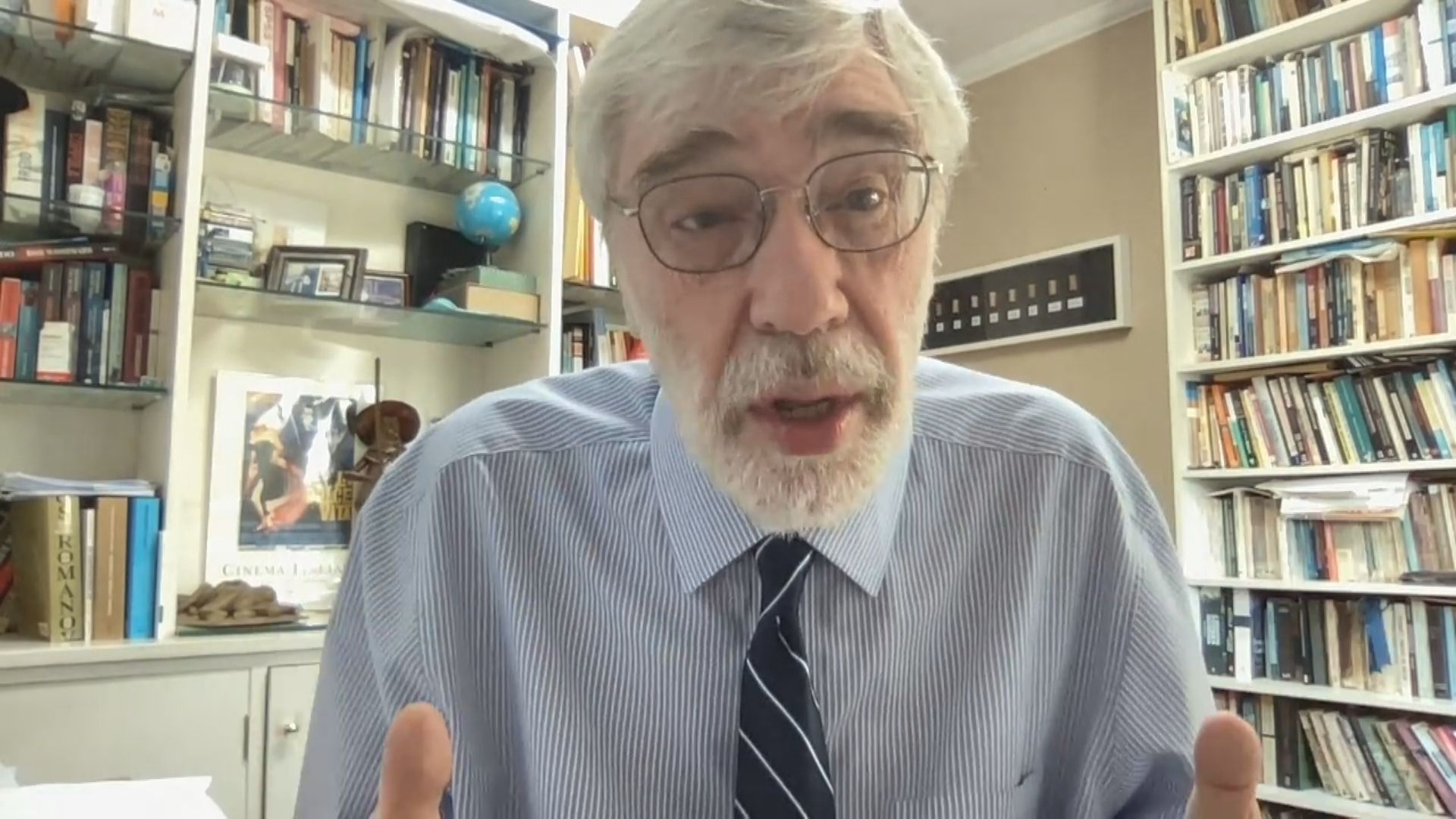 BR_CNN_160923_SKYPE_PROFESSOR_frame_31115 (1)