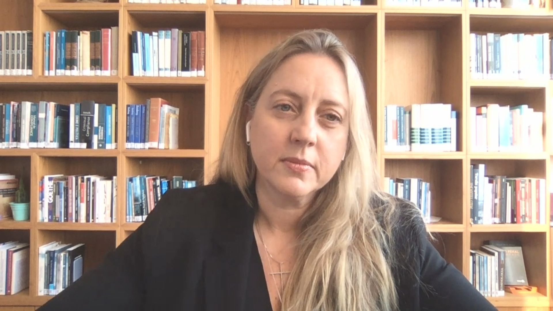BR_CNN_170923_SKYPE_MARINA_COELHO_frame_36357