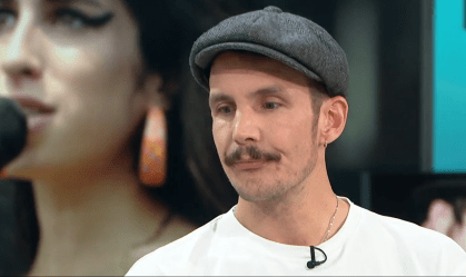 Blake Fielder-Civil também falou sobre porque não mantém contato com a família da artista