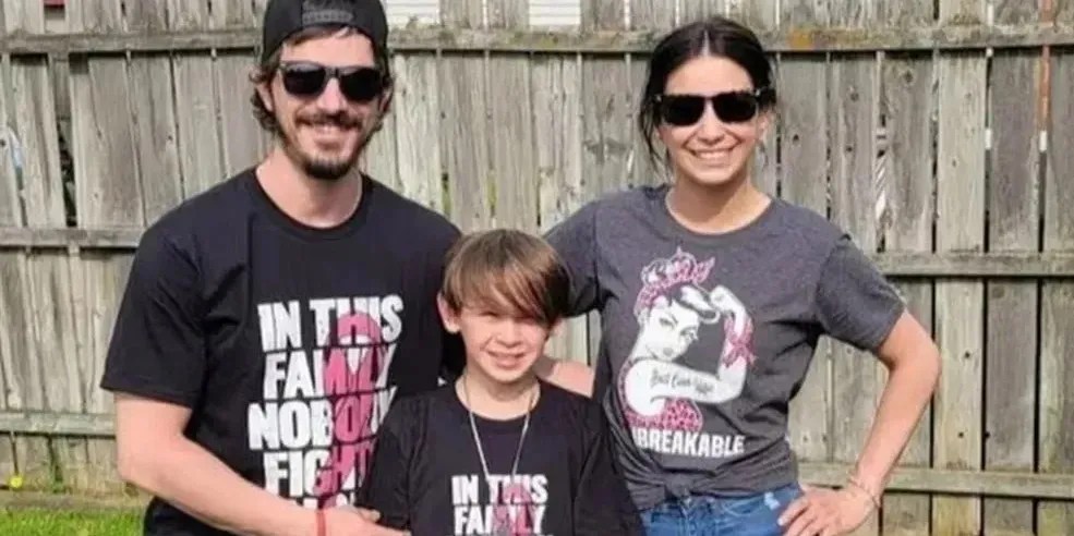 Os noivos Amy e Kyle e o filho Nolan