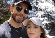 Chris Evans, de “Capitão América”, se casa com atriz luso-brasileira, diz site