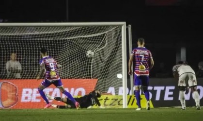 Fortaleza vence São Paulo no Morumbi por 2 a 1