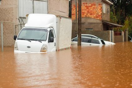 Chuvas fortes causam mortes, estragos, enchente e deixa centenas de pessoas desabrigadas no Rio Grande do Sul. No bairro Entre-Rios, o rio Passo Fundo subiu deixando diversas casas embaixo d&#039;água e pessoas e animais tendo que serem resgatados, na cidade de Passo Fundo, nesta segunda, 4 de setembro de 2023.