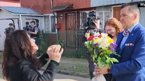 Reencontro de Jimmy Lippert Thyden com sua mãe biológica, María Angélica González