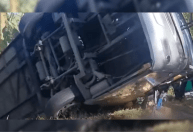 Capotamento de ônibus deixa ao menos 1 morto e 44 feridos na zona sul de São Paulo
