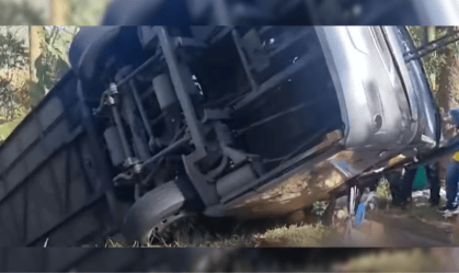 Capotamento de ônibus deixa ao menos 1 morto e 44 feridos na zona sul de São Paulo