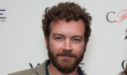 Mulher de Danny Masterson pede divórcio após marido ser condenado por estupro