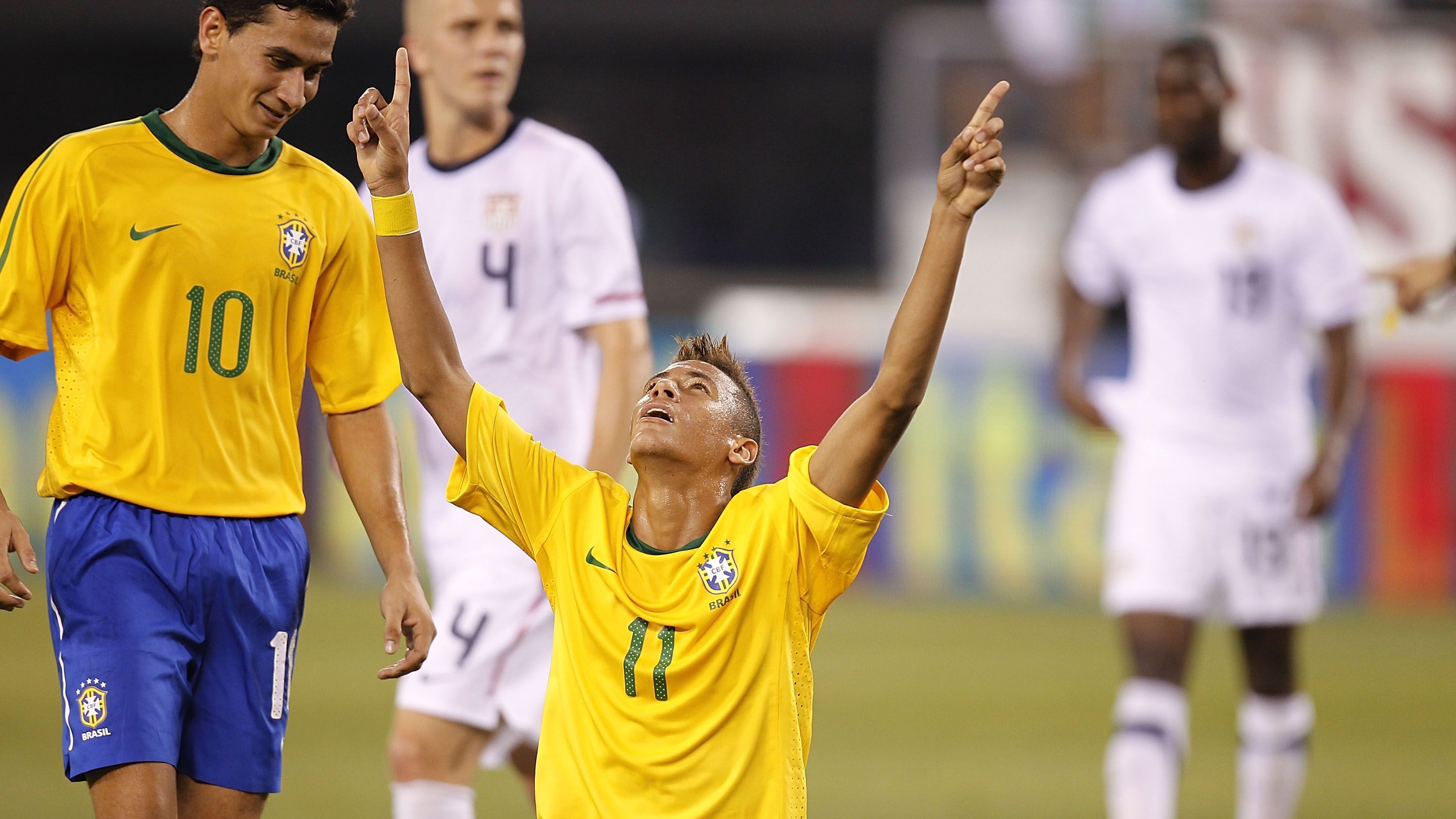 Neymar comemora 1° gol pela Seleção, contra os Estados Unidos, em 10 de agosto de 2010.