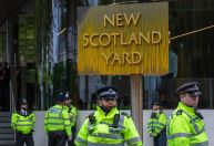 Centenas de policiais de Londres devolvem porte de arma por medo de serem processados