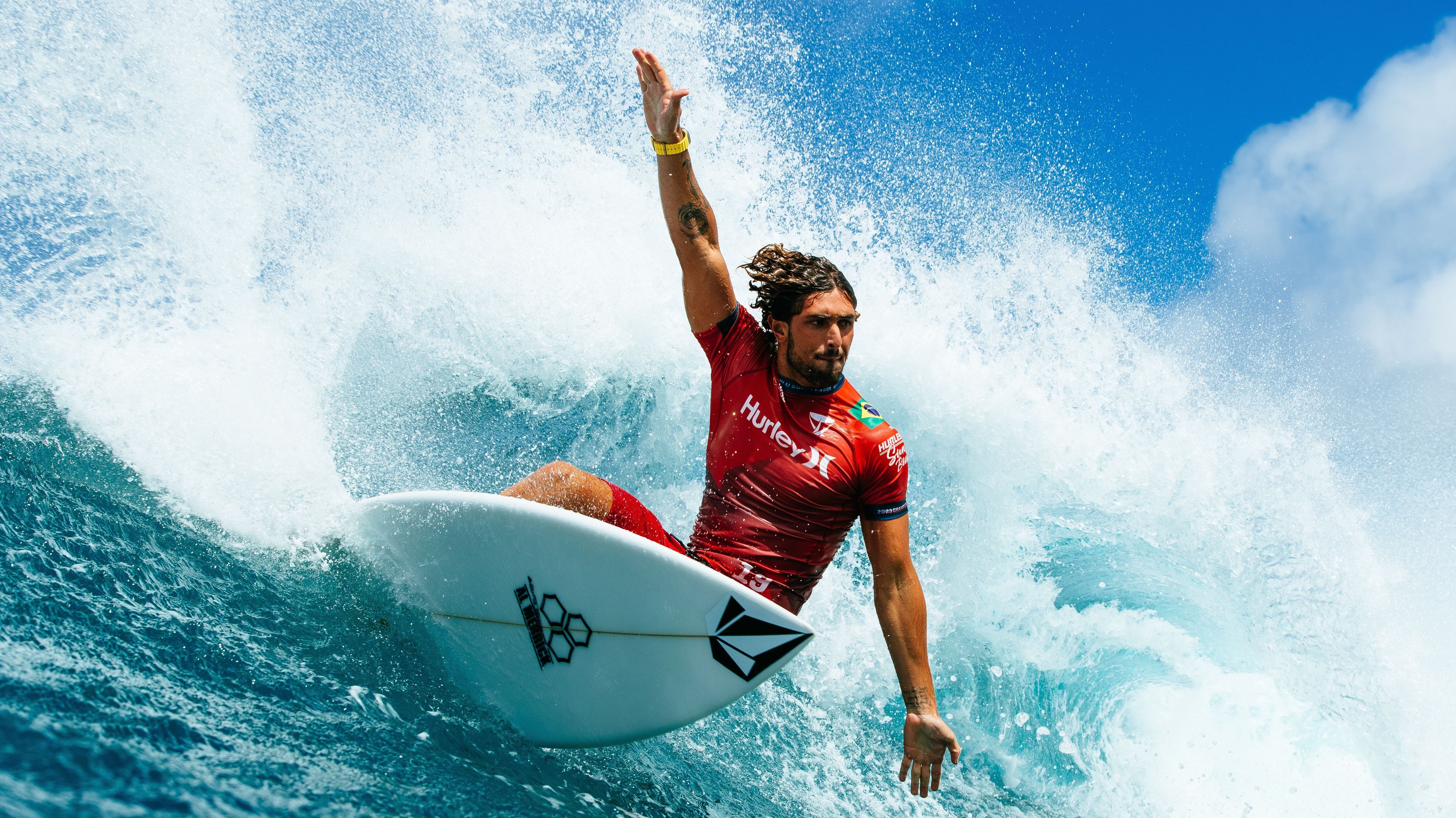 João Chianca, o Chumbinho, desafia os favoritos nas finais do Mundial de Surfe