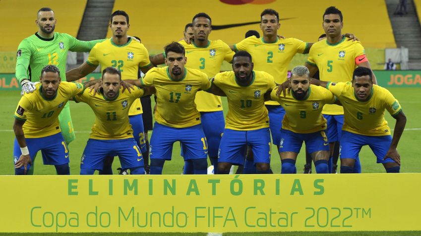 Jogadores da Seleção posam para foto antes de vitória por 2 a 0 contra o Peru, pelas Eliminatórias da Copa de 2022 / Pedro Vilela/Getty Images