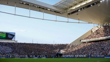 Corinthians recebe o Flamengo na Neo Química Arena