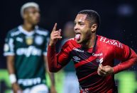 Craque do Barcelona exalta futuro companheiro Vitor Roque: “Tomara que venha logo”