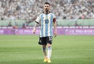 Messi volta a ser titular da Argentina em jogo contra o Peru