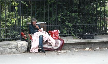 Sede das Olimpíadas, Paris remove moradores de rua para outras cidades da França