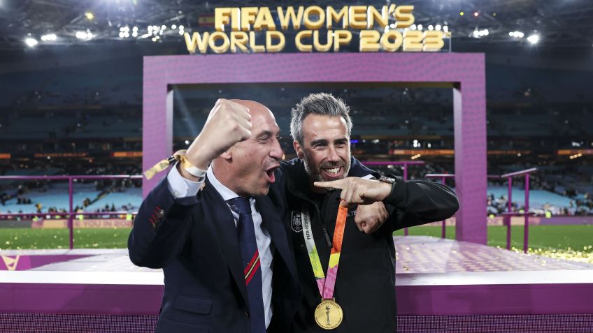 Luis Rubiales e Jorge Vilda durante comemoração do título mundial da seleção feminina espanhola / Maja Hitij - FIFA/FIFA via Getty Images