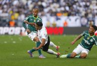 Cássio salva o Corinthians no fim e clássico com o Palmeiras termina 0 a 0