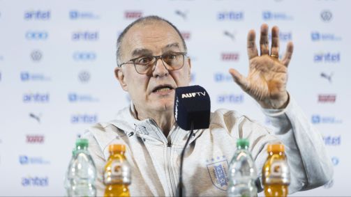 Marcelo Bielsa convocou a seleção do Uruguai sem Suárez e Cavani