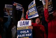 Entenda o tamanho e o impacto da greve dos trabalhadores da GM, Ford e Stellantis nos EUA
