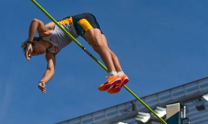 Vídeo: Armand Duplantis quebra o recorde mundial do salto com vara pela sétima vez