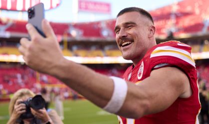 Travis Kelce abraça o universo de Taylor Swift, mas mantém foco na NFL