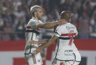 Calleri volta a fazer o Corinthians de vítima e São Paulo vence o Majestoso