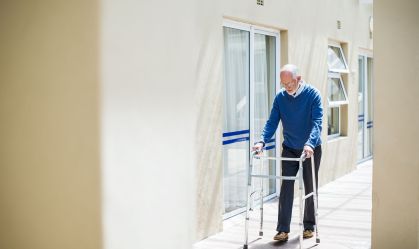 Inteligência artificial pode ajudar a evitar queda de idosos com palmilha inteligente