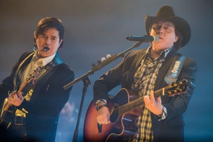 Chitãozinho e Xororó se apresenta em São Paulo, em junho de 2016.