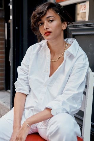 Look com camisa branca / Pinterest/Reprodução