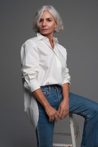 Camisa branca com calça jeans / Pinterest/Reprodução