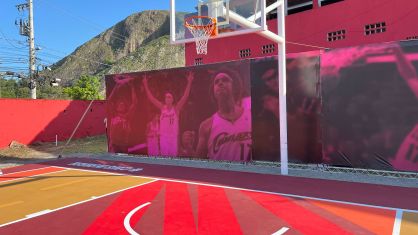 Painéis com imagens de Varejão foram expostos no evento (mas não vão ficar nas quadras)