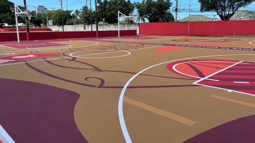 As reformas trouxeram novos pisos com referências aos Cavaliers, painéis com fotos de Varejão, tabelas, postes de luz, nova rede elétrica e dutos de galerias subterrâneas