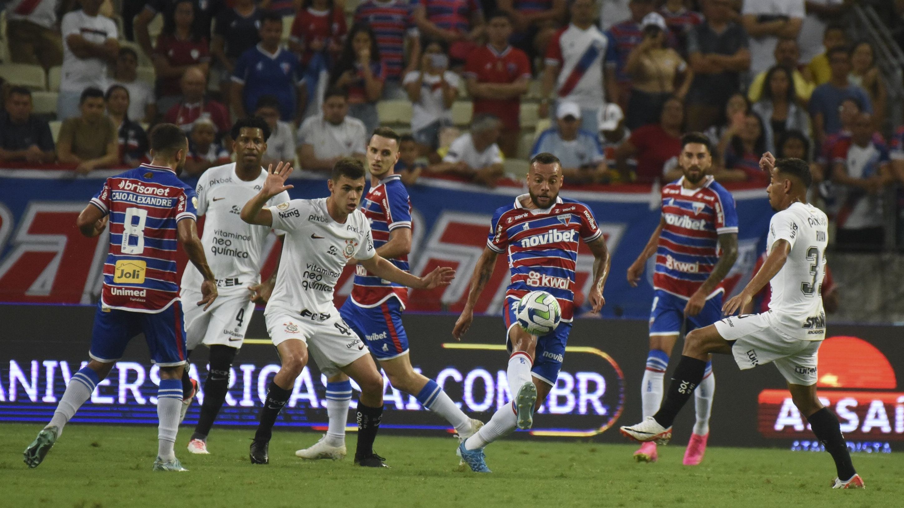 Fortaleza e Corinthians se enfrentaram na Arena Castelão