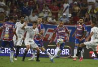 Fortaleza vence o Corinthians pelo Brasileiro em prévia de decisão na Sul-Americana