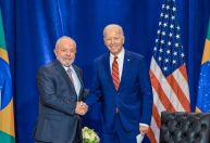 “Ricos não pagam impostos suficientes”, diz Biden após reunião com Lula