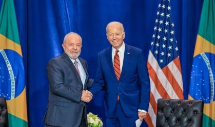 “Ricos não pagam impostos suficientes”, diz Biden após reunião com Lula