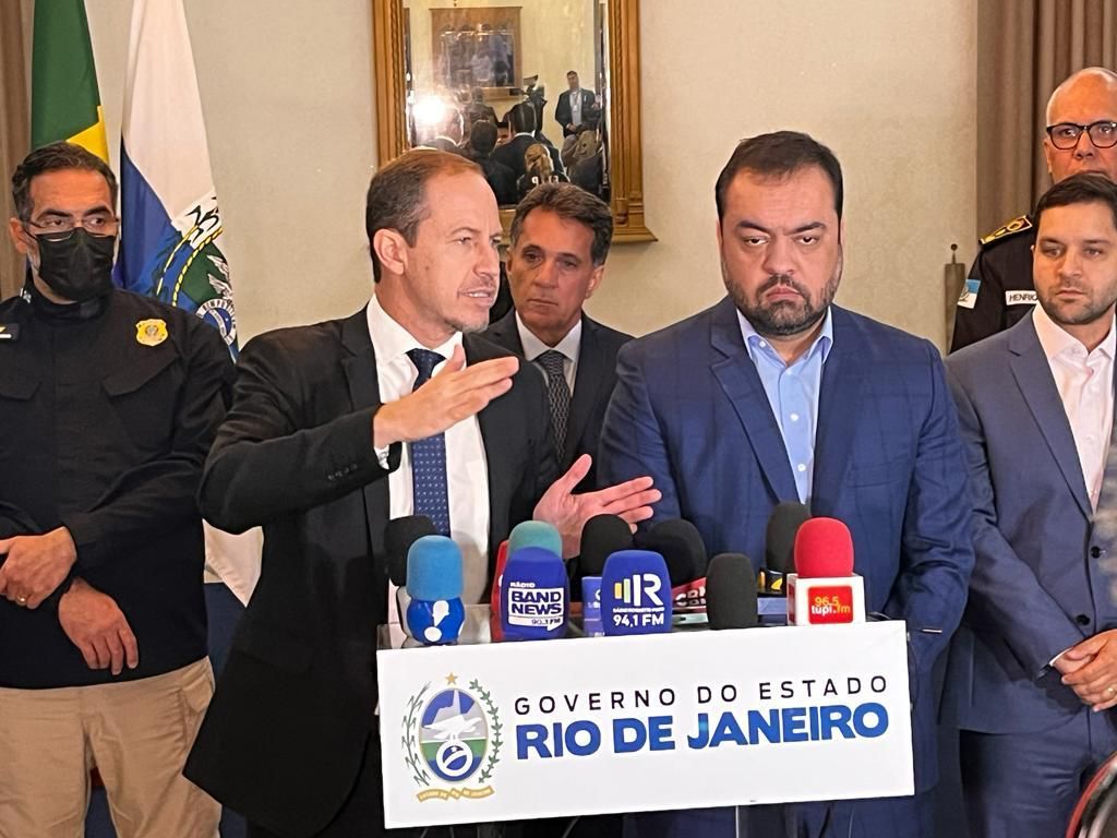 Governador Cláudio Castro pede transferência de traficantes do Rio de Janeiro para presídios federais