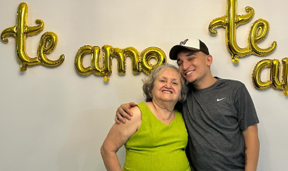 João Gomes compra casa para avó e cumpre promessa: "Eu te amo, fofoqueira"