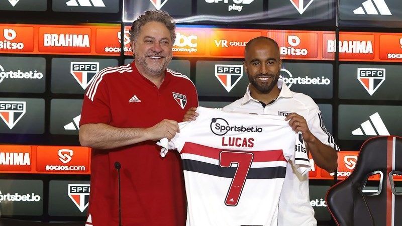 Júlio Casares promete tentar permanência de Lucas para 2024