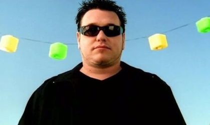 Steve Harwell, ex-vocalista do Smash Mouth, morre aos 56 anos