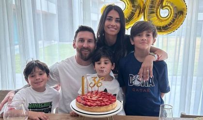 Lionel Messi e Antonella Roccuzzo com seus filhos. Da esq. para a dir: Mateo, Ciro e Thiago