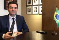 Após indicar emendas como deputado, Celso Sabino volta ao Ministério do Turismo