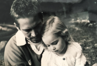 Filha de Paul Walker posta homenagem ao pai, que faria 50 anos nesta terça (12)