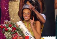 Miss EUA: Noelia Voigt renuncia ao cargo para cuidar da saúde mental